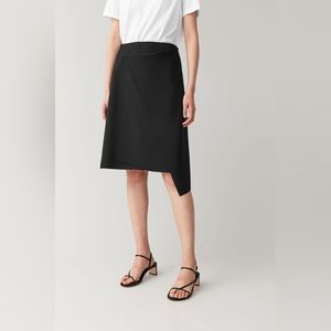 COS Black crepe Skirt knee length sz 2